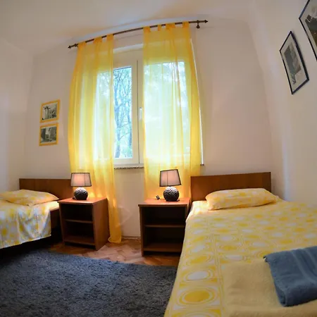 Bright And Breezy With Terrace And Sea View *