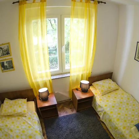 Bright And Breezy With Terrace And Sea View Διαμέρισμα