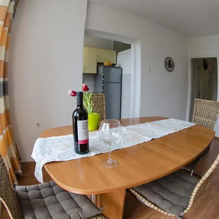 Bright And Breezy With Terrace And Sea View Διαμέρισμα Krk Town