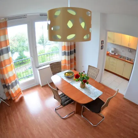 Bright And Breezy With Terrace And Sea View *